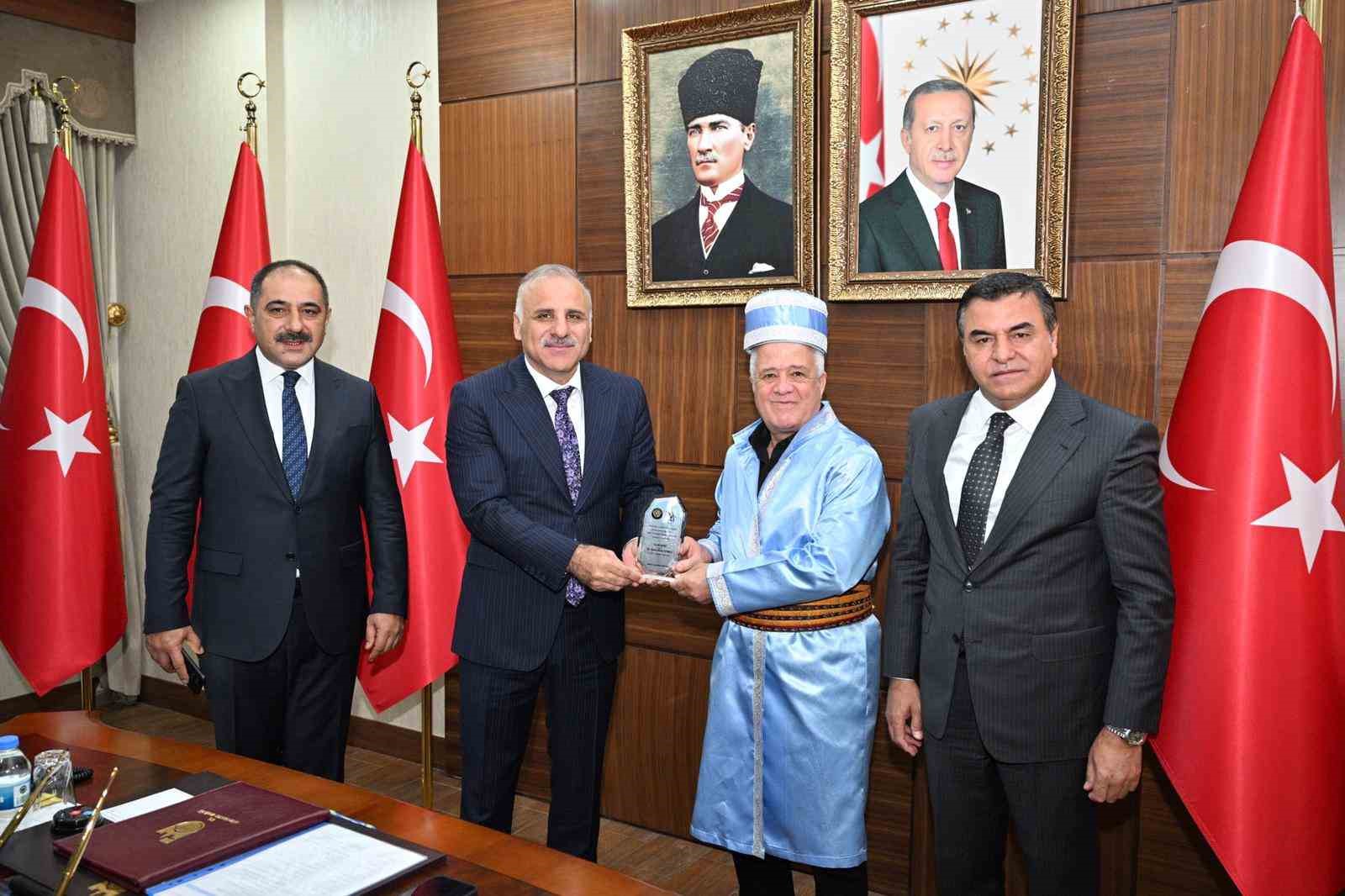 Diyarbakır’da yılın ahisi, kalfası ve çırağı ödüllerini aldı