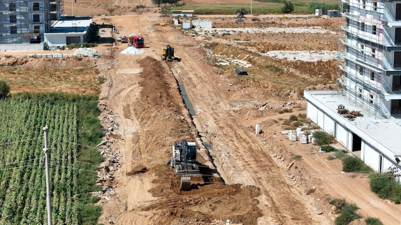 Aydın’da yol yapım ve yenileme çalışmaları tüm hızıyla sürüyor