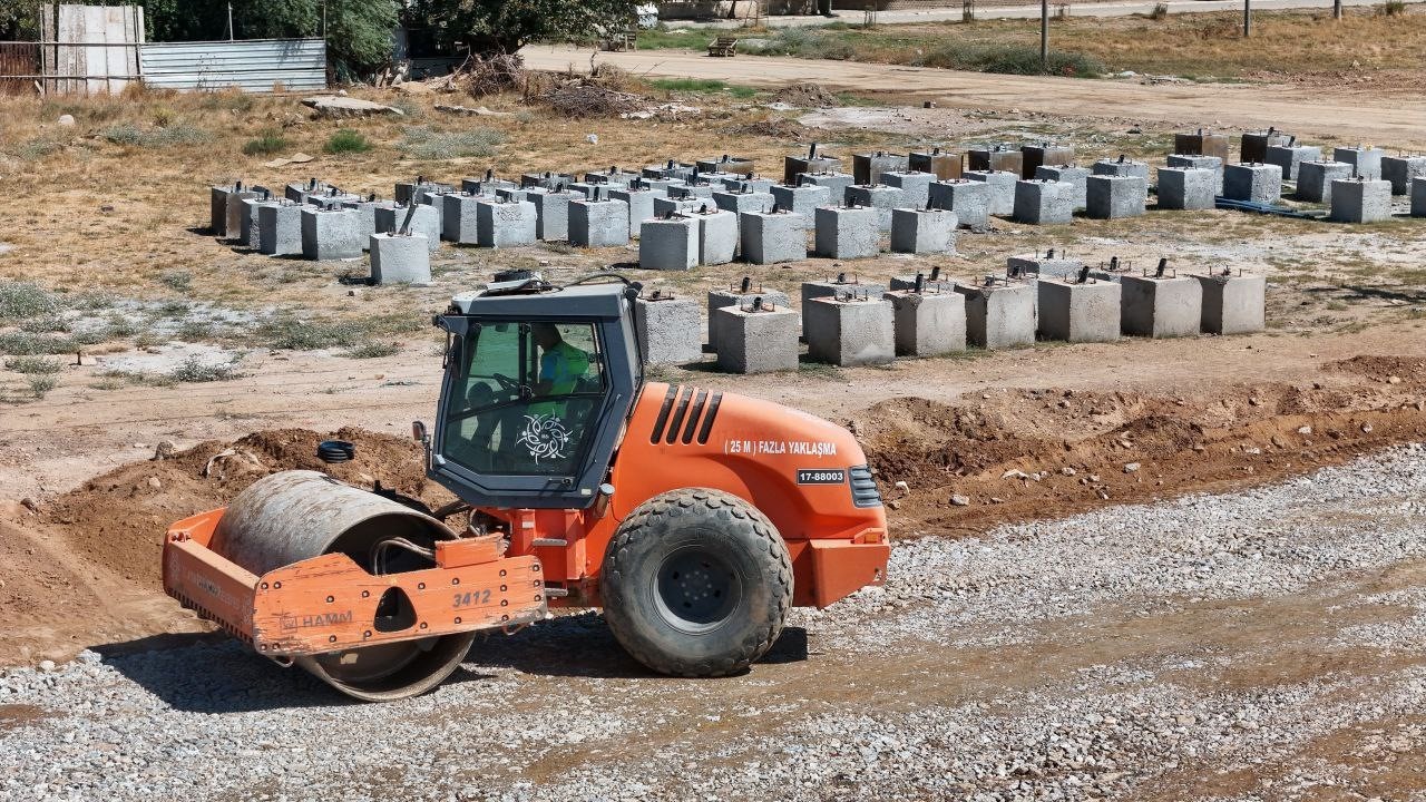 Aydın&rsquo;da yol yapım ve yenileme &ccedil;alışmaları t&uuml;m hızıyla s&uuml;r&uuml;yor
