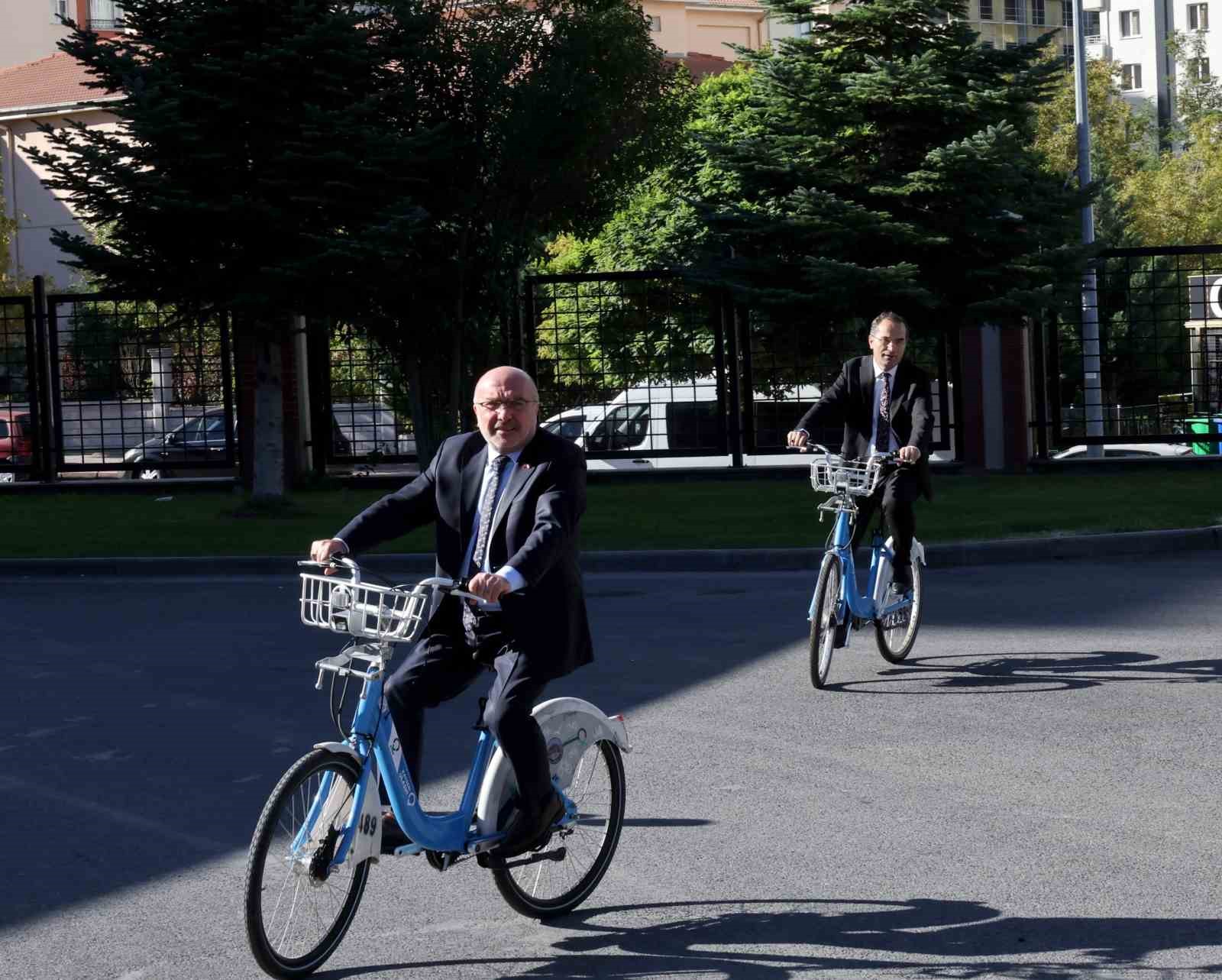 Kayseri &Uuml;niversitesi&rsquo;nde &rsquo;D&uuml;nya Ara&ccedil;sız G&uuml;n&uuml;&rsquo; etkinliği d&uuml;zenlendi
