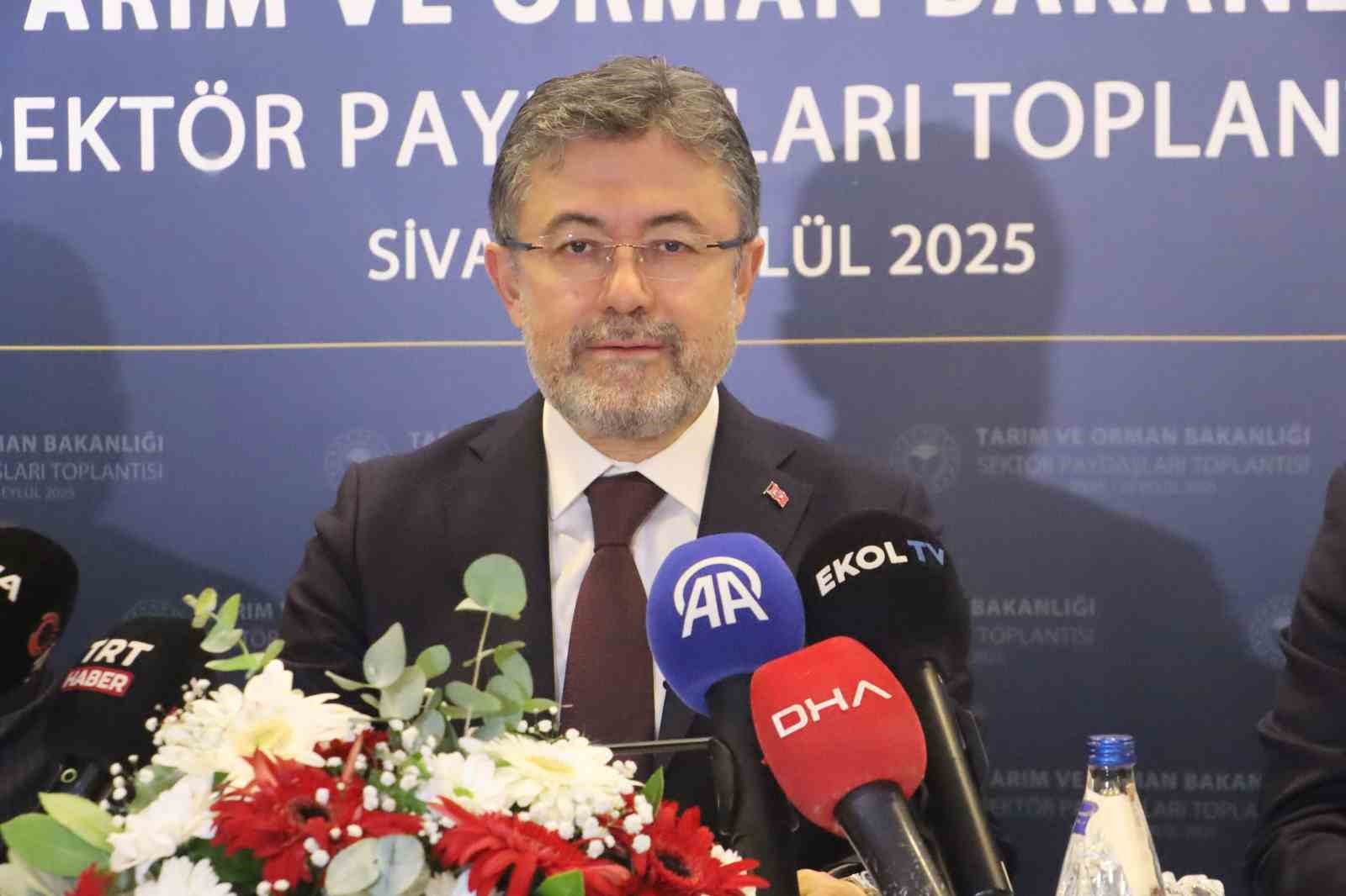 Bakan Yumaklı: "Sektörümüze yönelik bu dezenformasyonlar bizlerin moralini bozmuyor"