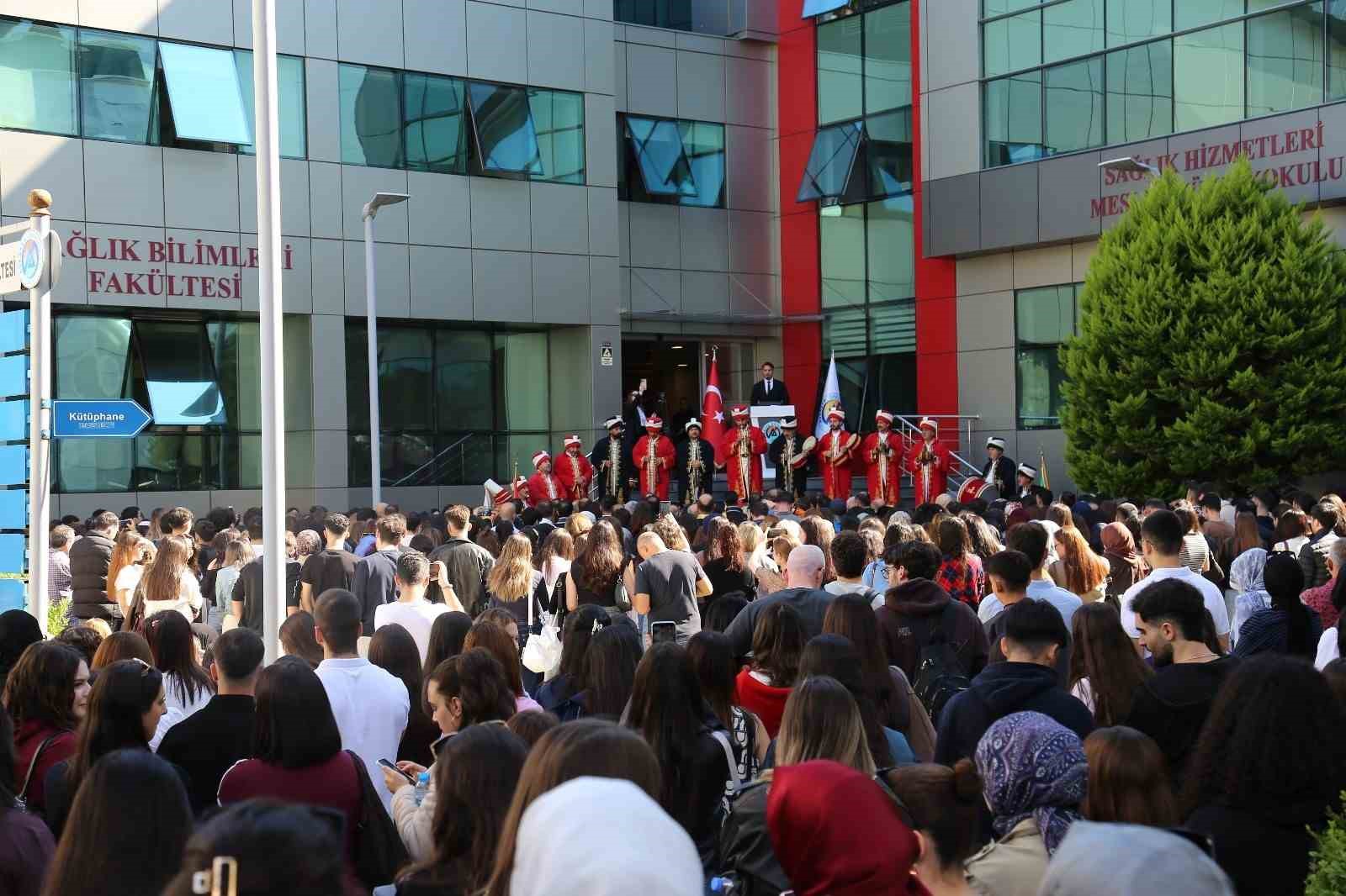 Avrasya Üniversitesinde 2025/2026 Akademik Yılı törenle başladı