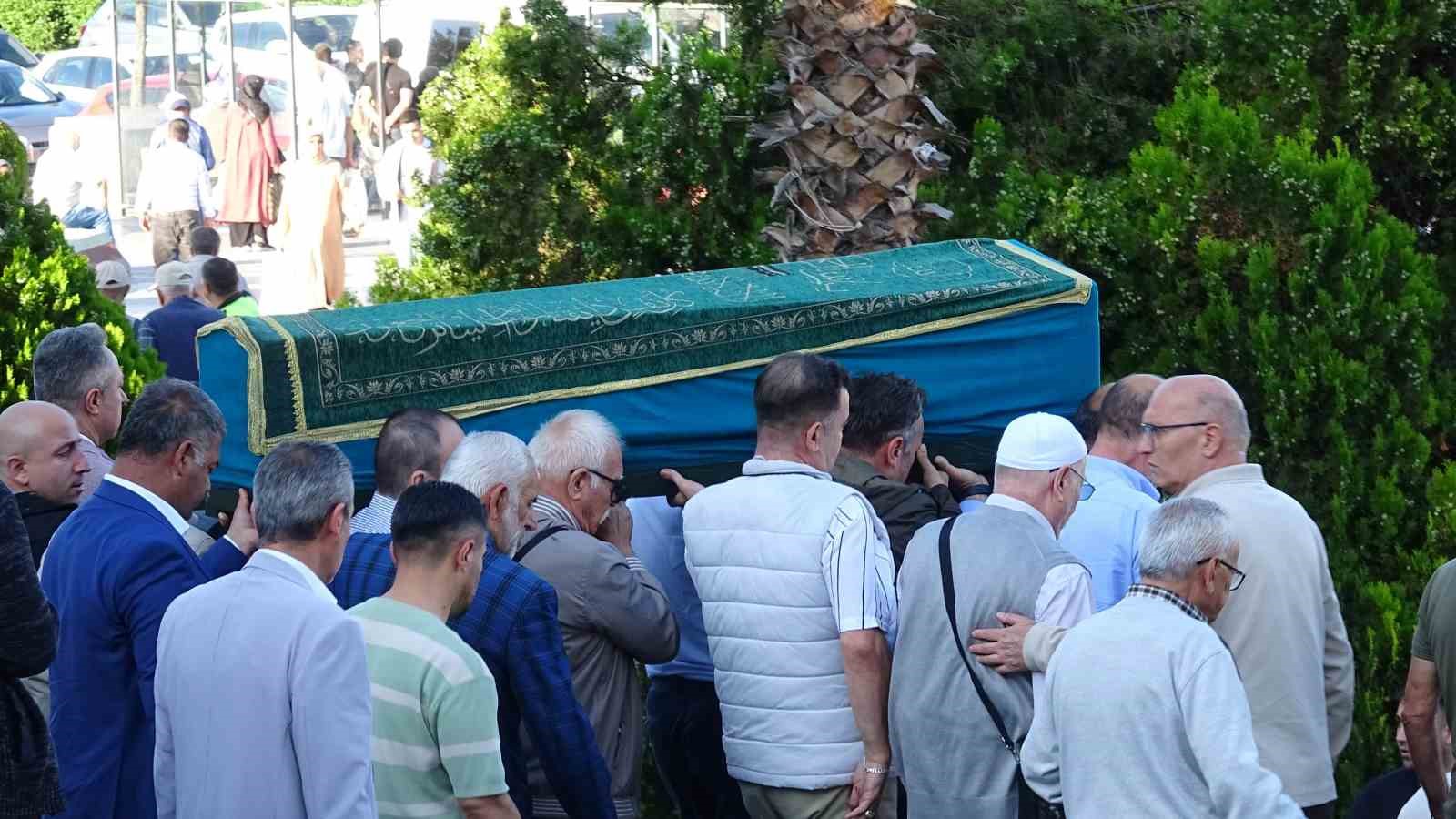 &Uuml;lk&uuml;c&uuml; Erdem Şenocak, son yolculuğuna uğurlandı
