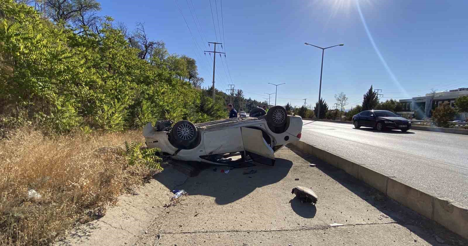 Burdur&rsquo;da otomobil takla attı: 1 yaralı
