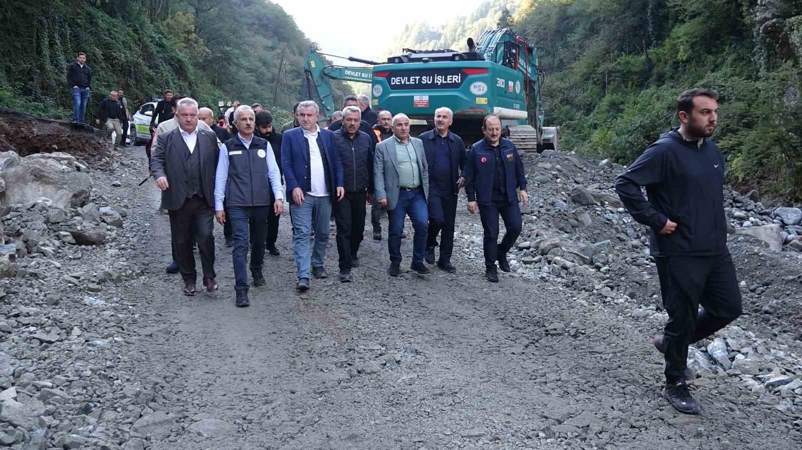 Bakan Uraloğlu: "Ayder Yaylası’na kontrollü geçiş sağlayacağız"
