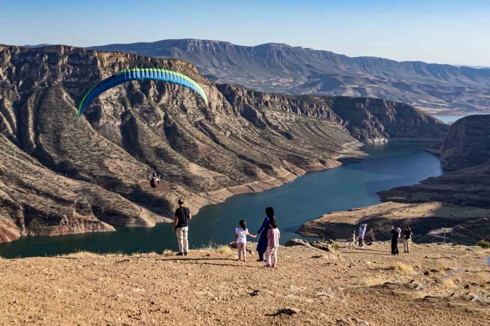 2. Ulusal Siirt Foto Safari Fotoğraf Yarışması &ouml;d&uuml;l t&ouml;reniyle sona erdi
