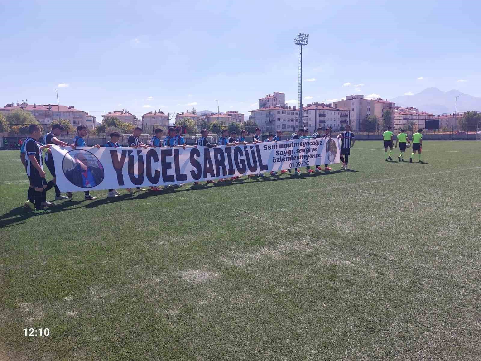 Hayatını kaybeden antrenör Sarıgül sezonun ilk maçında unutulmadı