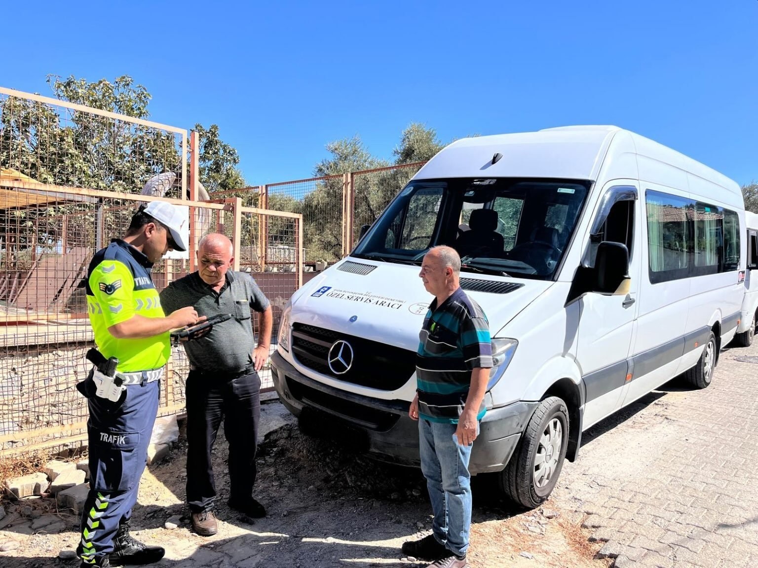 Jandarmadan öğrenci servislerine denetim
