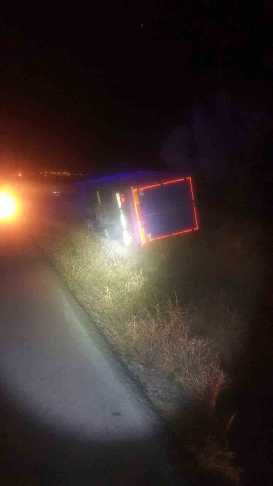 Nevşehir’de devrilen kargo kamyonunda sürücü hayatını kaybetti