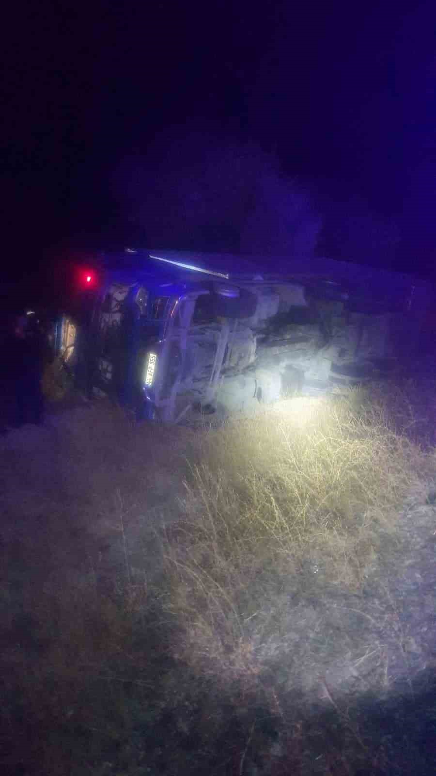 Nevşehir’de devrilen kargo kamyonunda sürücü hayatını kaybetti
