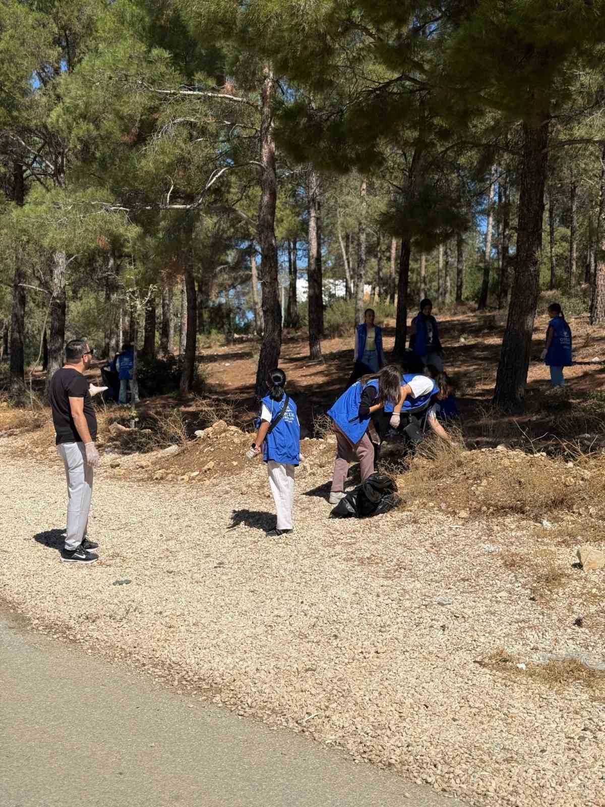Bilecik&rsquo;te Atat&uuml;rk Ormanı&rsquo;nda temizlik &ccedil;alışması ger&ccedil;ekleştirildi

