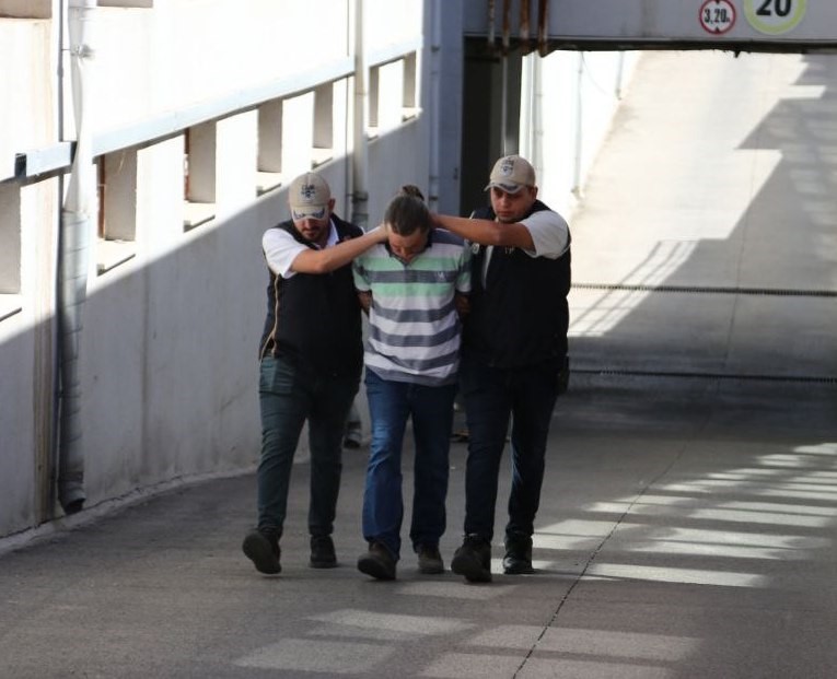 FETÖ’den 6 yıldır aranan öğretmen yakalanıp tutuklandı