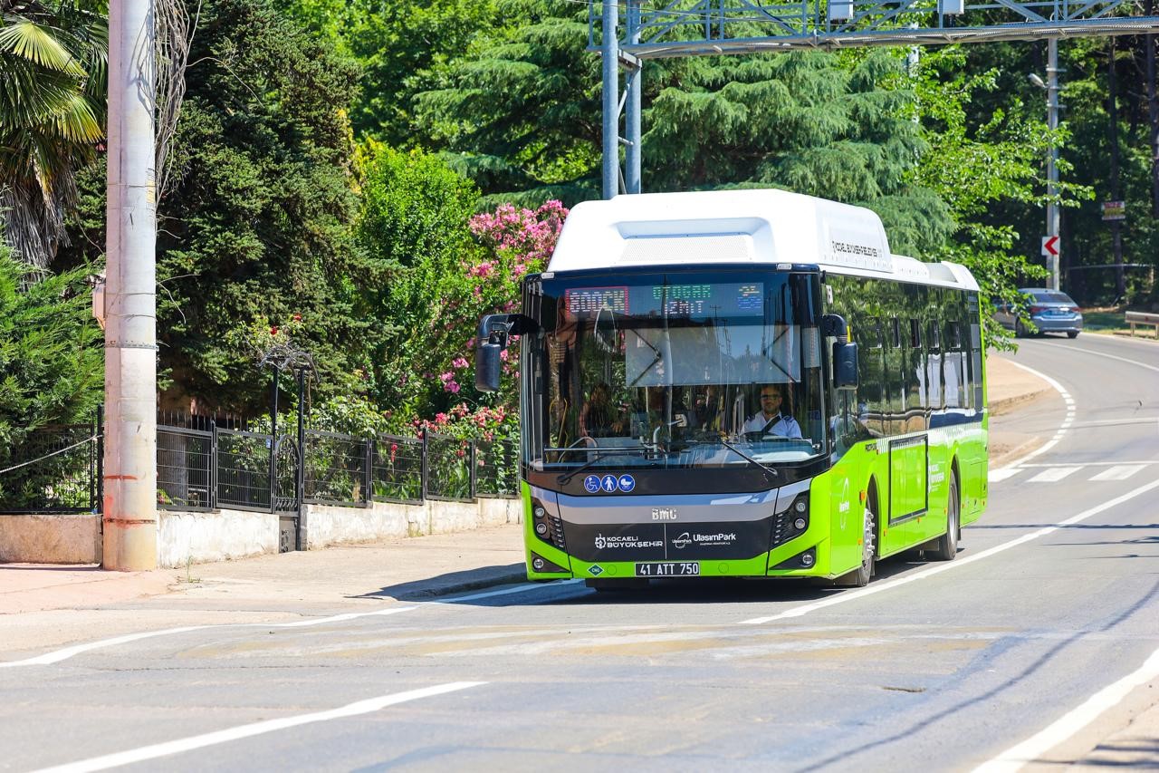 Vatandaşlar mavi bayraklı plajlara "800CK" ile akın etti

