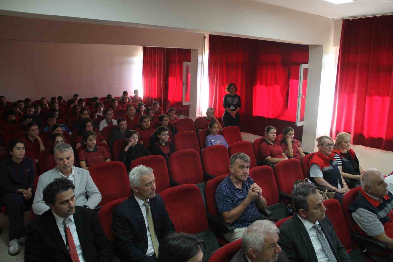 &Ouml;ğrencilere &rsquo;kokarca&rsquo; semineri
