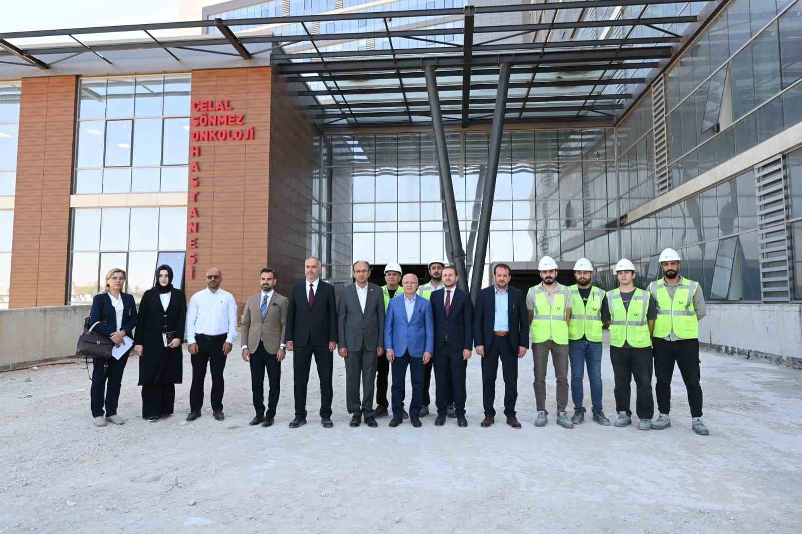 Bursa&rsquo;nın en büyük acil servisli hastanesi açılmak için gün sayıyor
