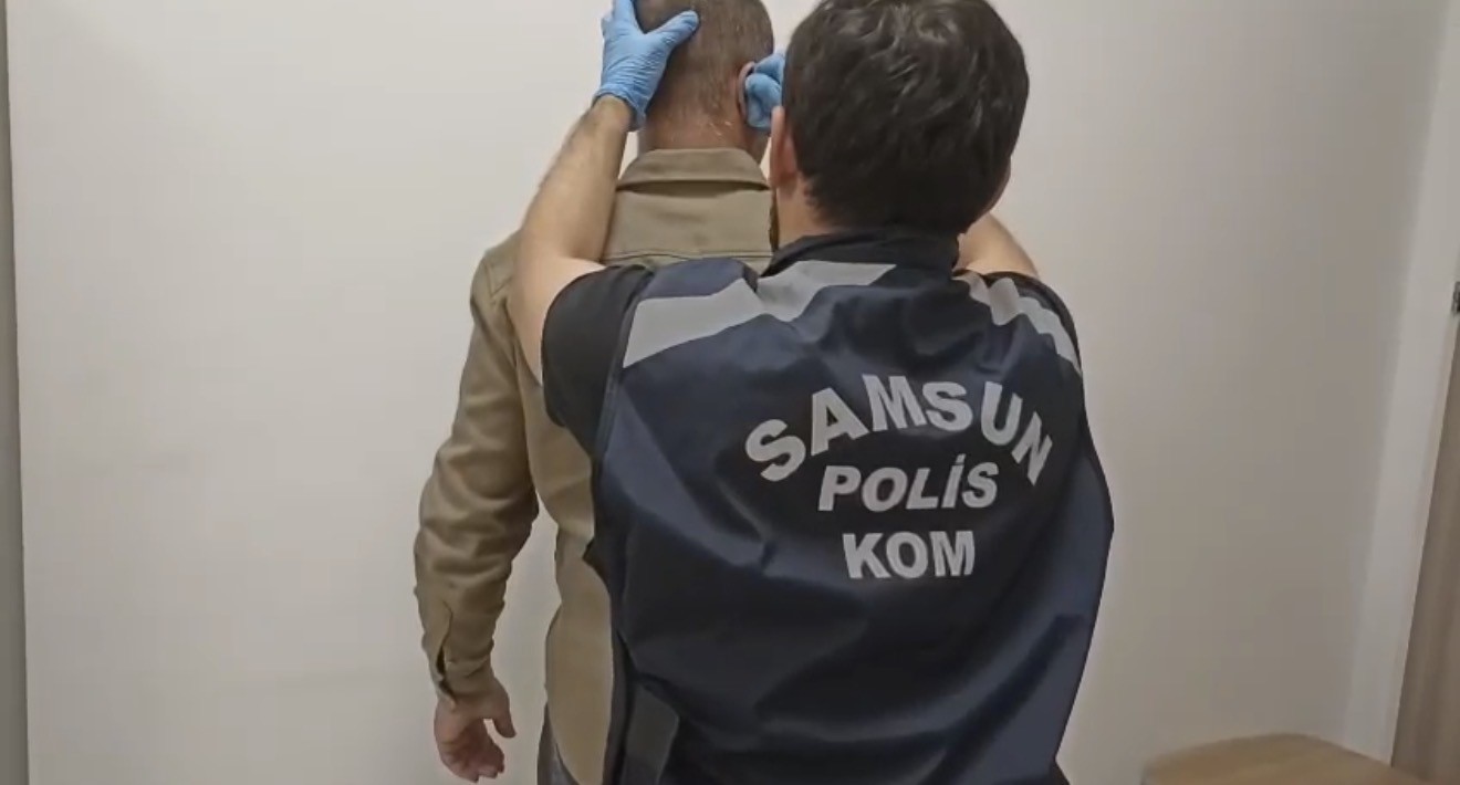 Motorlu Taşıtlar Sınavı’na kopya düzeneğiyle girmeye çalışan şahıs suçüstü yakalandı