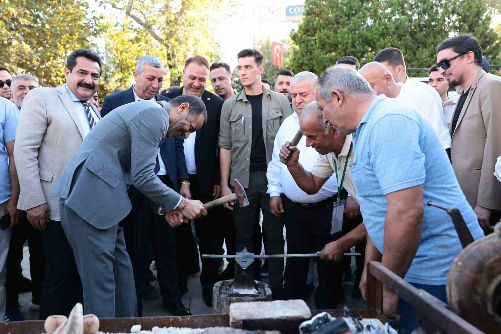 Denizli’de unutulmaya yüz tutmuş zanaatlar Ahilik Haftasında tanıtıldı
