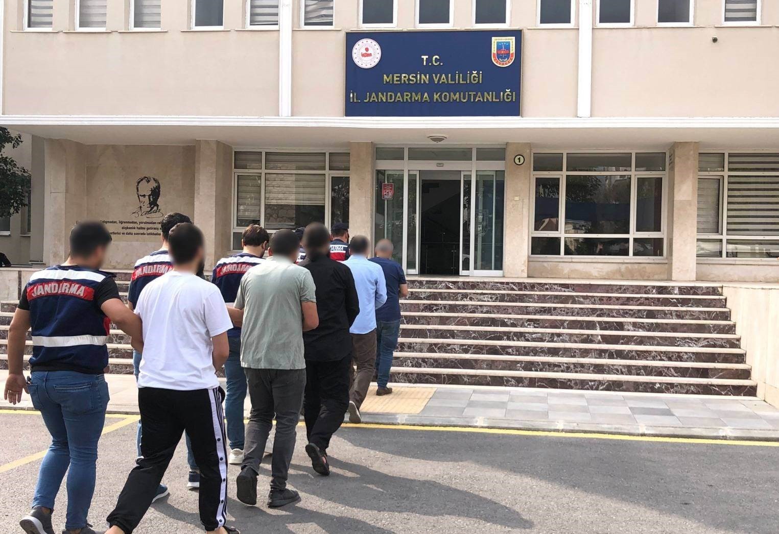 Mersin’de aranan 11 şahıs jandarma ekiplerince yakalandı