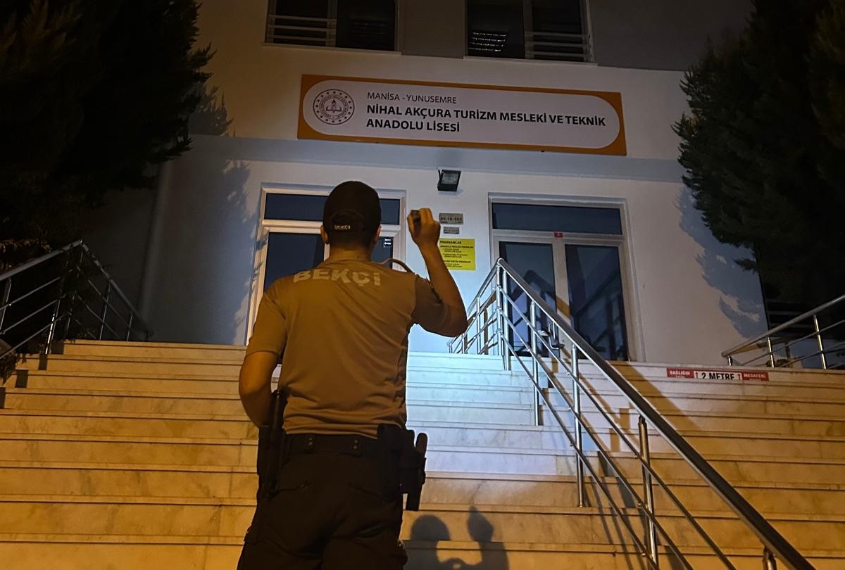 Manisa’da okul çevreleri gece boyunca denetlendi