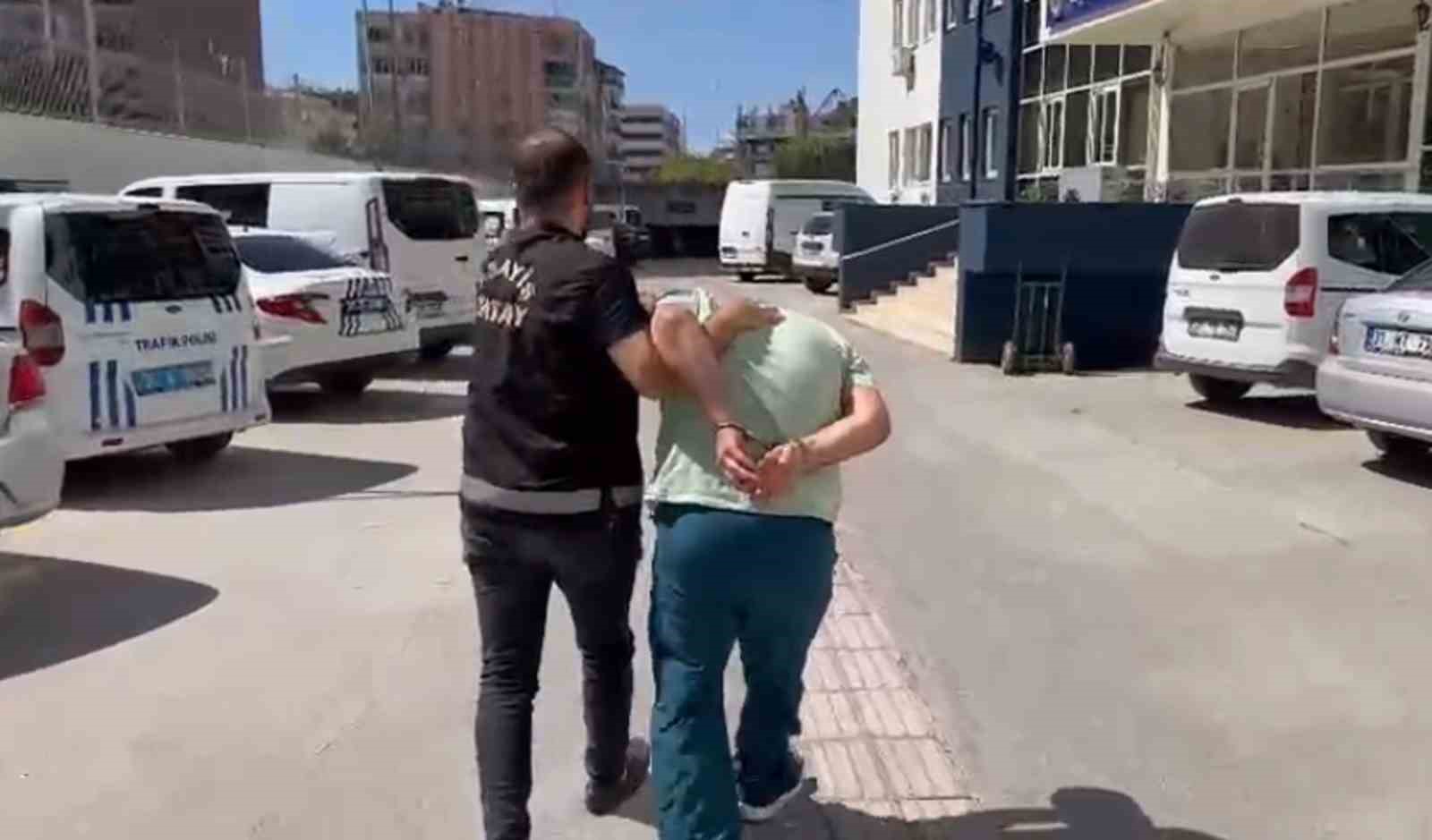 Ülkeye gümrüksüz eşya girdirmeye çalışan şahıs tutuklandı