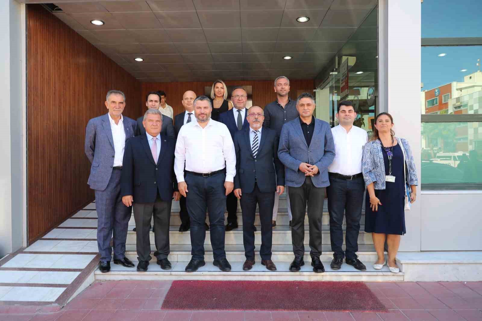 Bakan Yardımcısı Oru&ccedil; Baba İnan, Aliağa&rsquo;da yatırımcılarla bir araya geldi
