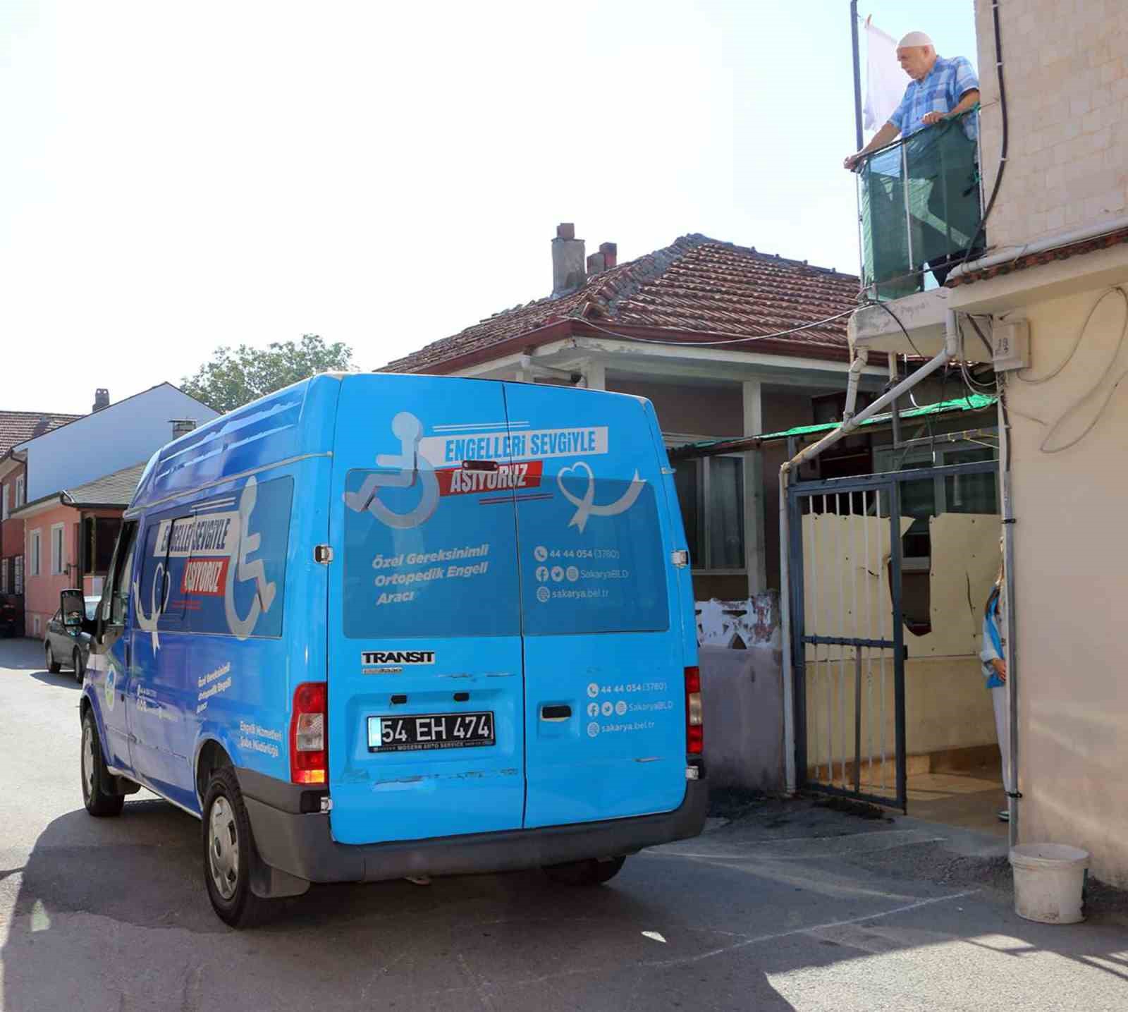 Sakarya B&uuml;y&uuml;kşehir&rsquo;den &ouml;zel gereksinimli vatandaşlara ulaşım desteği
