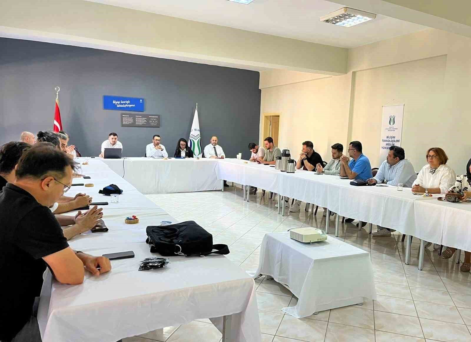 SUBÜ Bilişim Teknolojileri MYO Akademik Kurulu toplandı