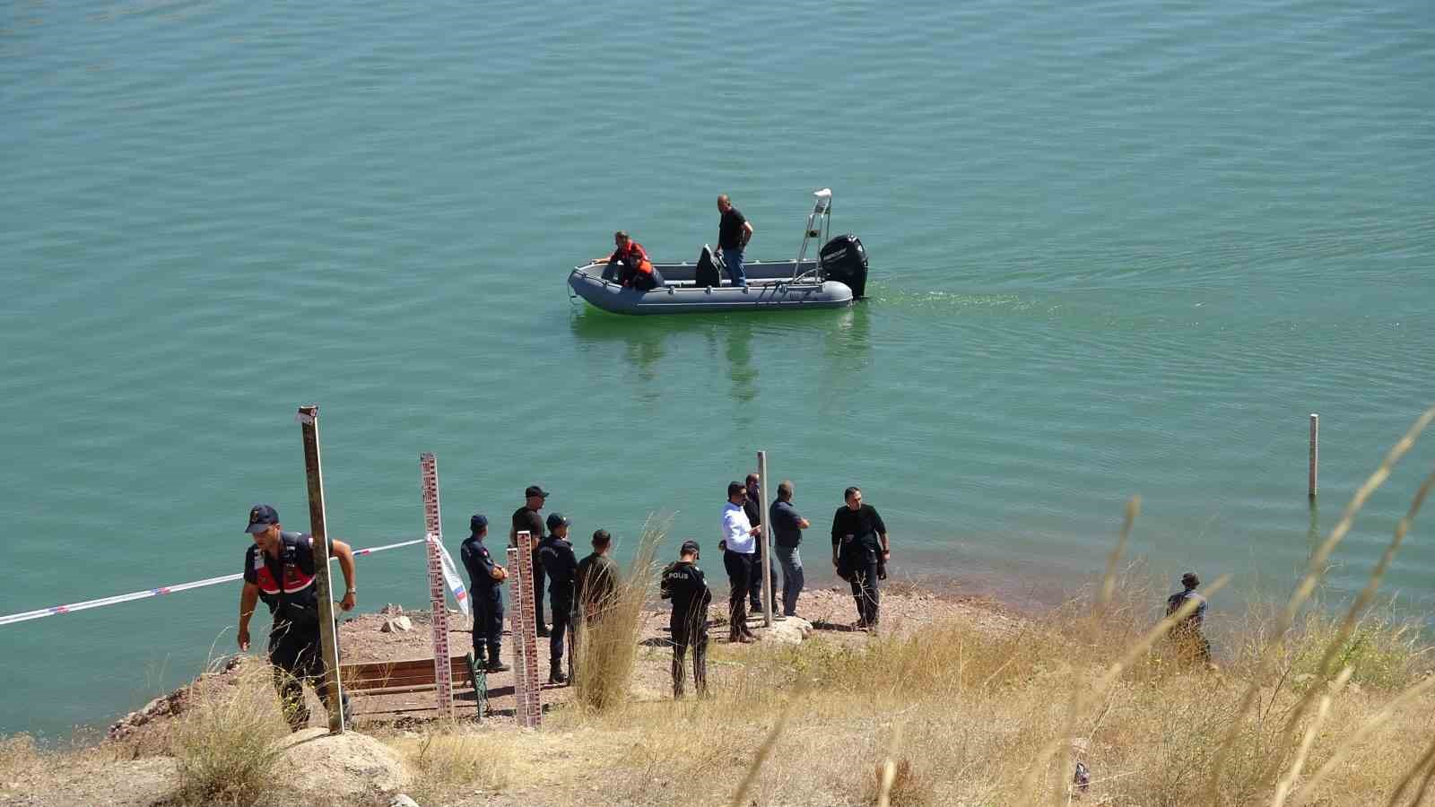 Burdur’da barajda kaybolduğu düşünülen emekli polis için arama çalışması başlatıldı