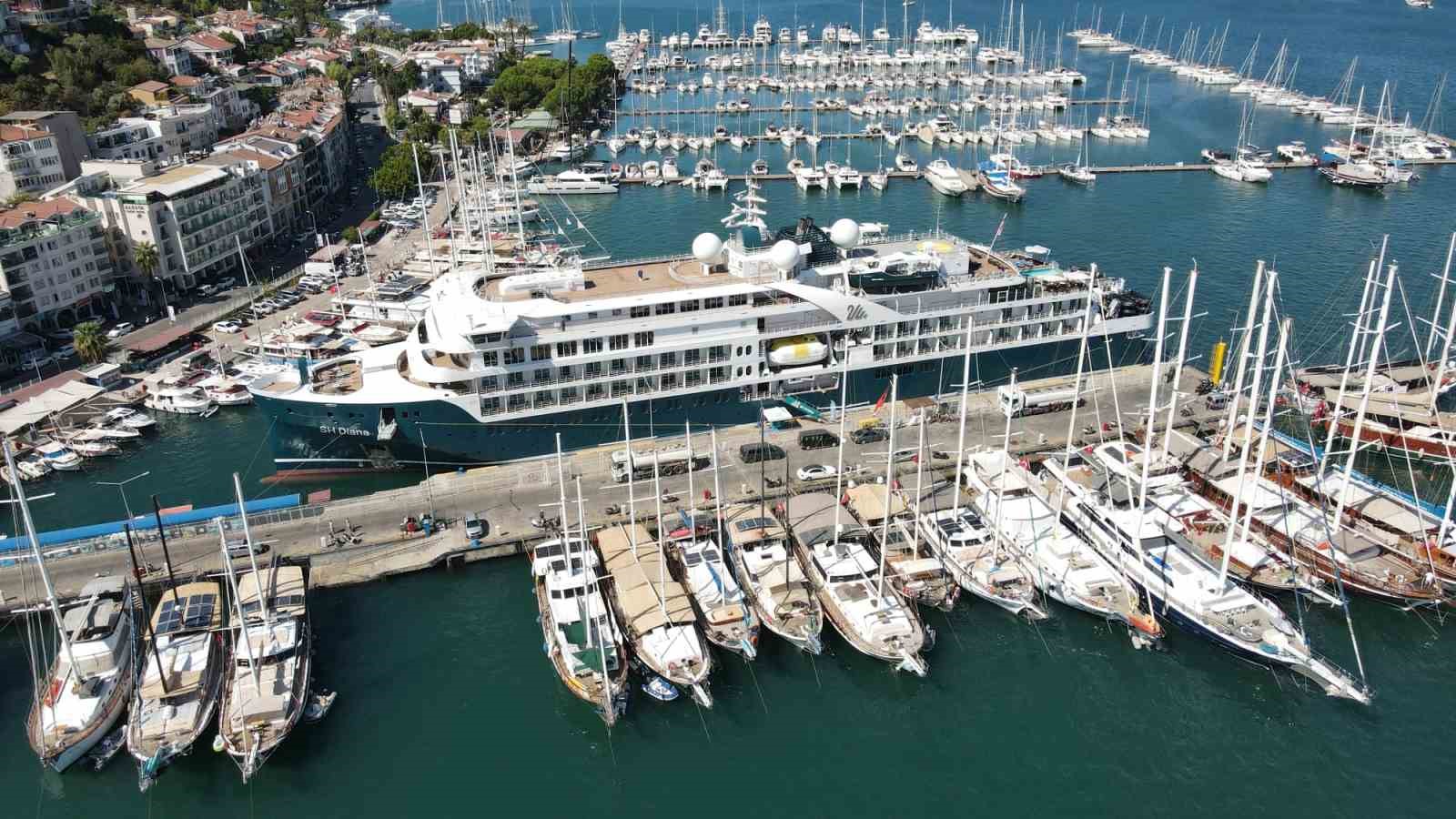 Fethiye&rsquo;ye "SH Diana" Kruvaziyeriyle 106 Turist Geldi
