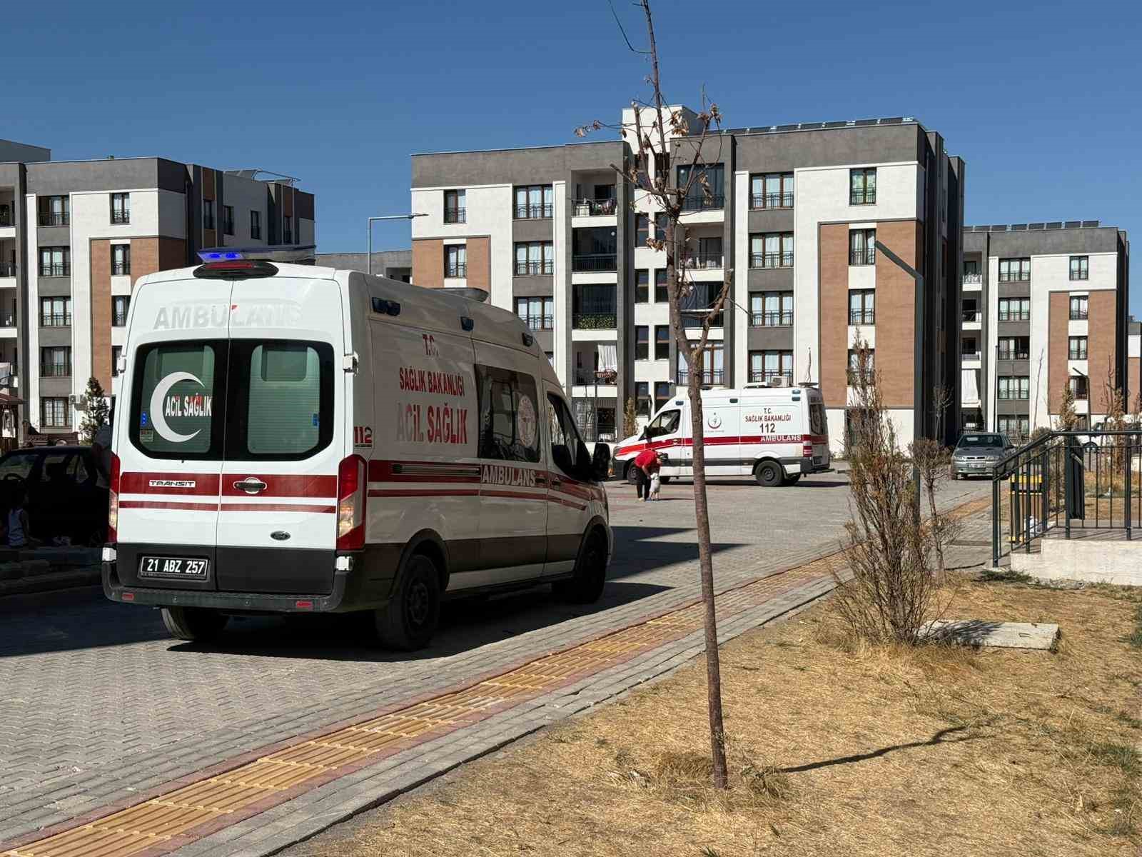 Diyarbakır’da yangın: 4 kişi dumandan etkilendi
