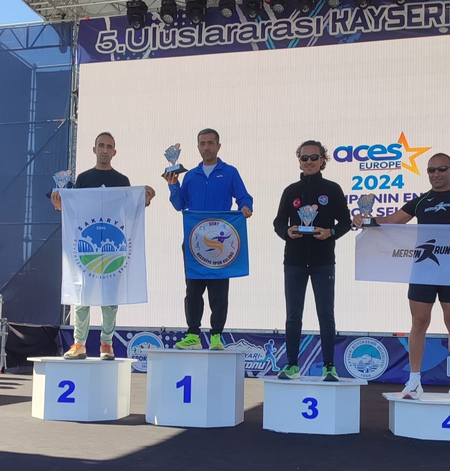 Sakaryalı atletizm sporcuları Kayseri’den madalyalarla döndü