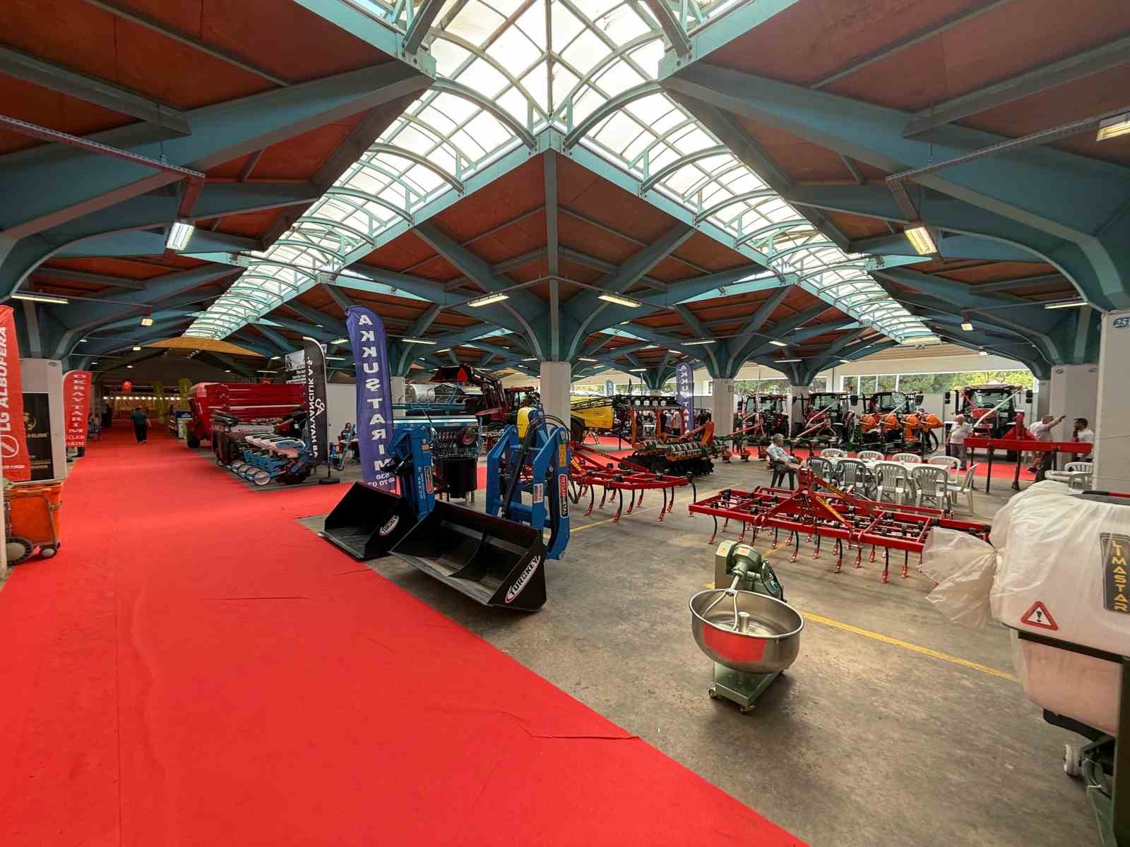 Bandırma’da düzenlenen tarım fuarı beklenen ilgiyi görmedi