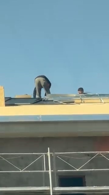 Canlarını hi&ccedil;e sayarak &ccedil;atıda &ouml;nlem almadan &ccedil;alıştılar
