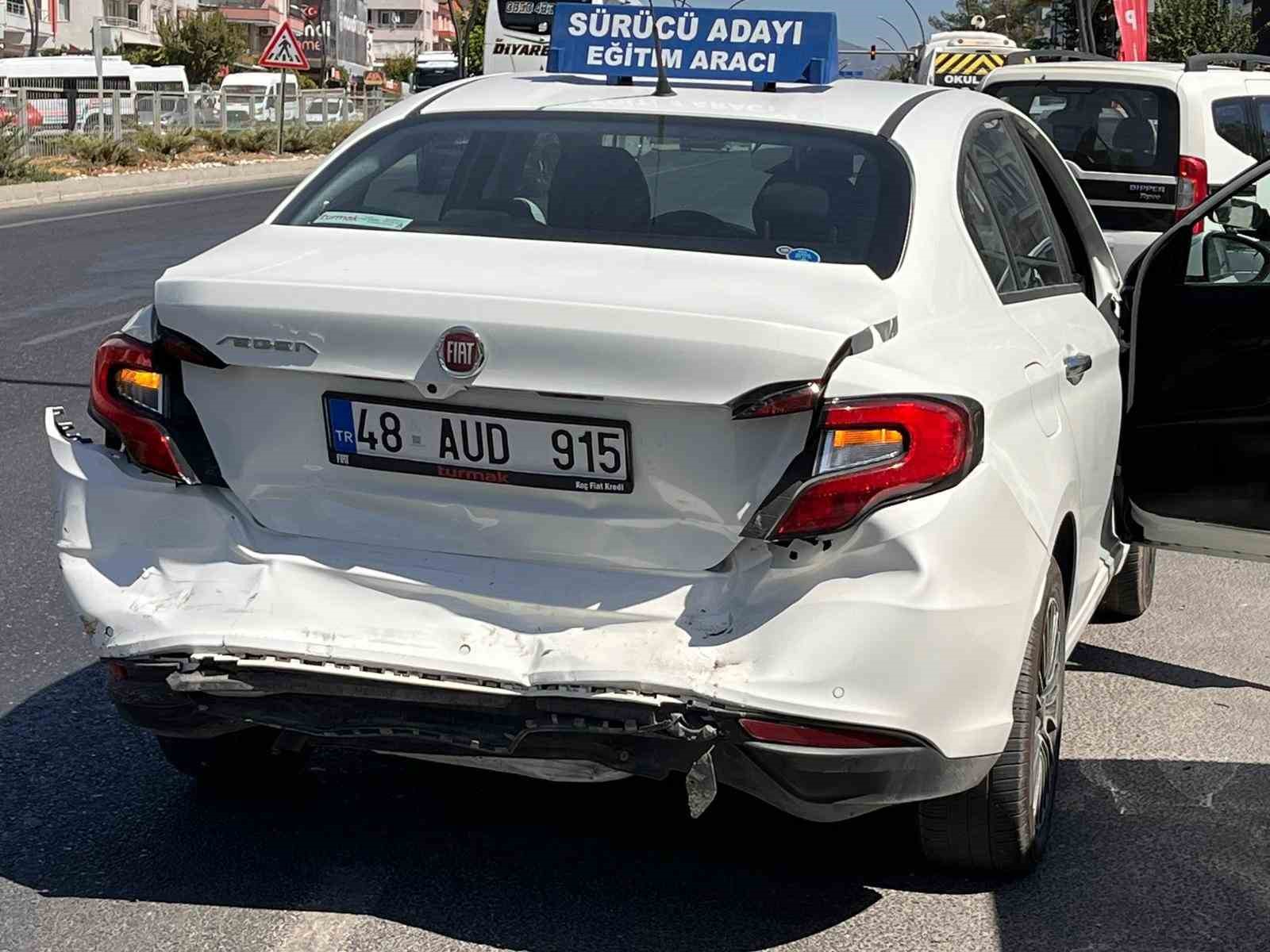 Yatağan’da trafik kazası: 3 yaralı