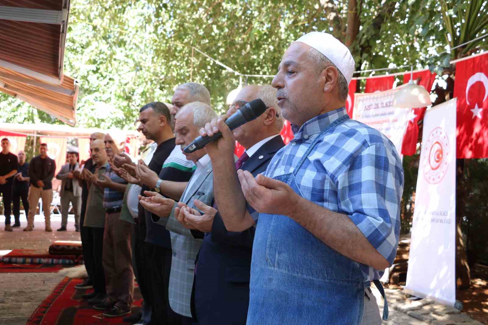 Şanlıurfa&rsquo;da 3 bin kişiye etli pilav dağıtıldı
