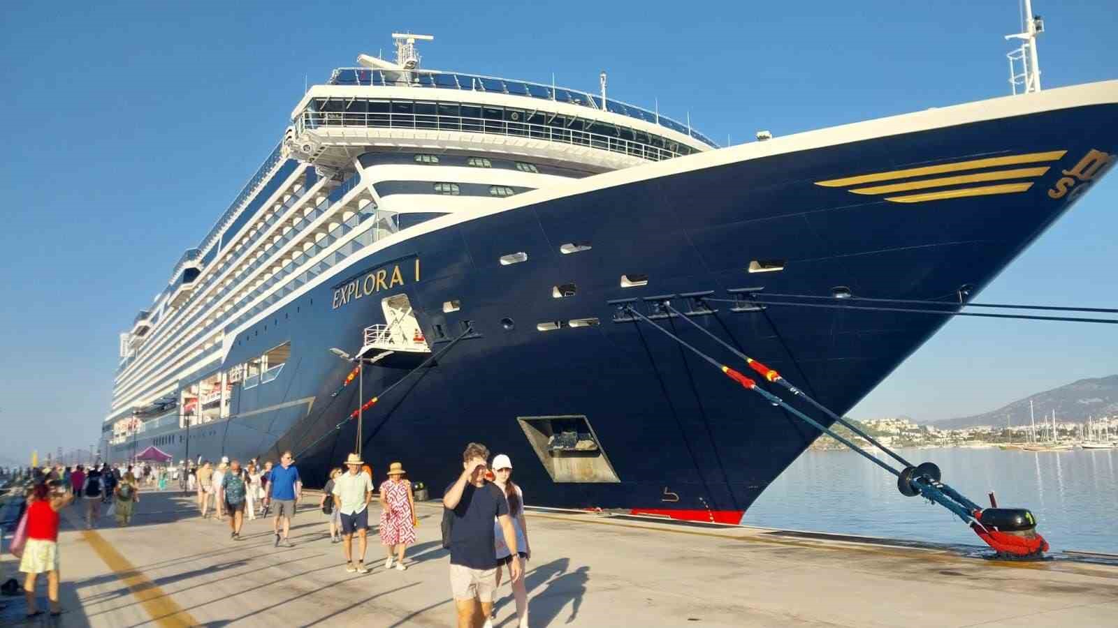 Bodrum’a 743 yolcusuyla geldi