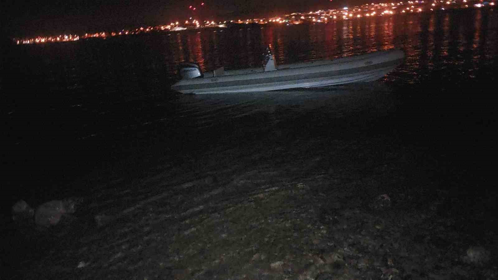 Çeşme’de 32 kaçak göçmen sahilde yakalandı