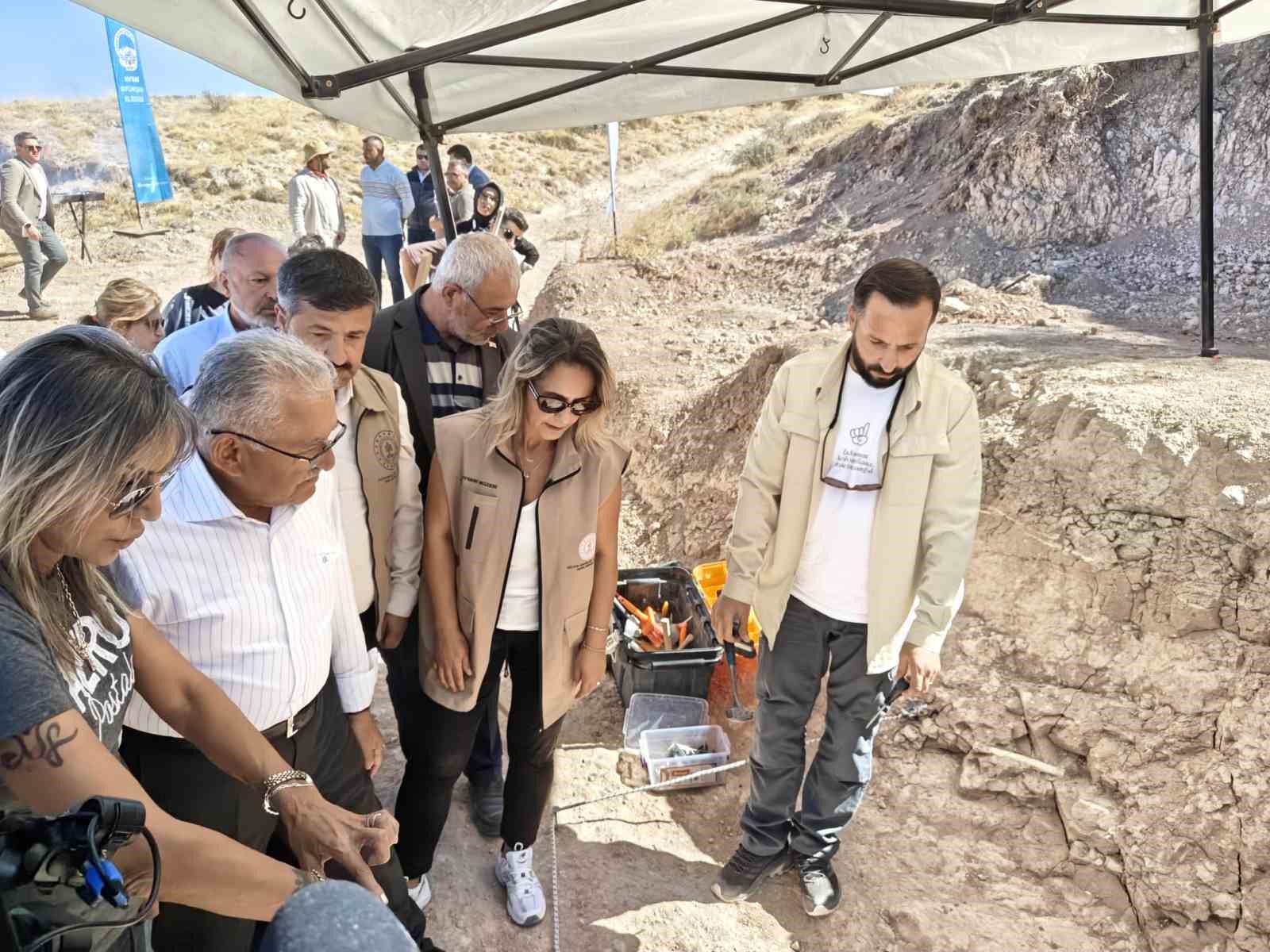 7,7 milyon yıllık kazılarda gelişme: Yeni bir t&uuml;r olabilir
