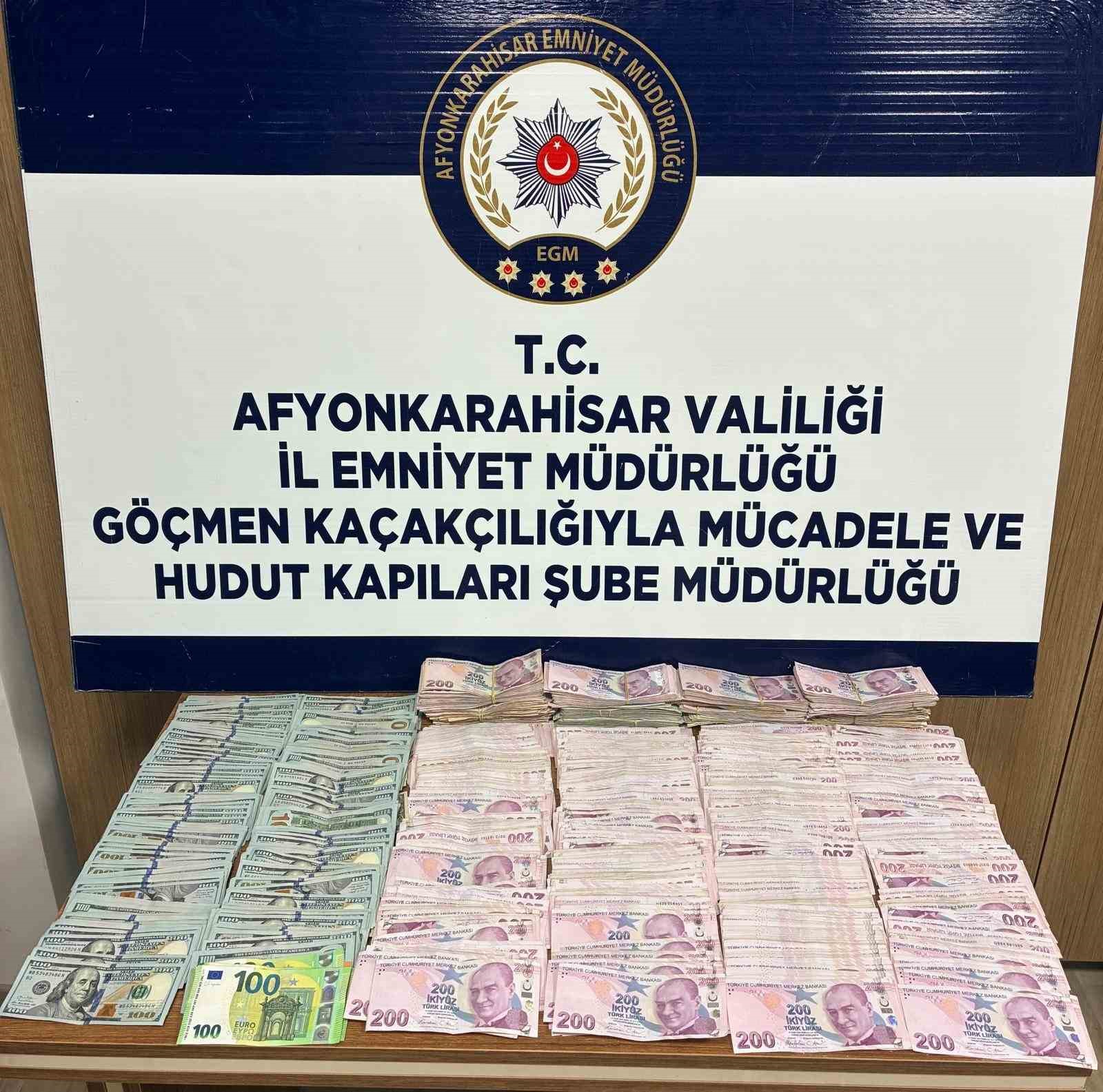 İnsan ka&ccedil;ak&ccedil;ılığı operasyonunda yaklaşık 1 milyon TL ele ge&ccedil;irildi
