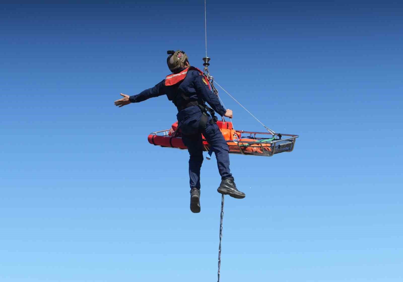 AFAD&rsquo;dan helikopter destekli ger&ccedil;eği aratmayan tatbikat
