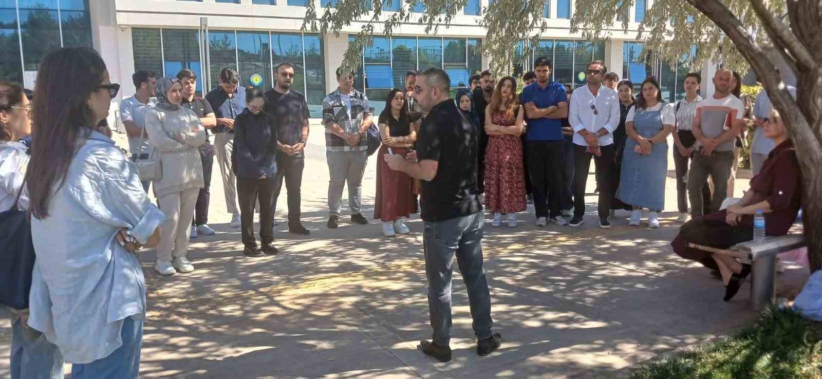 Harran Üniversitesinde fakülte var bina yok, öğrenci var sınıf yok