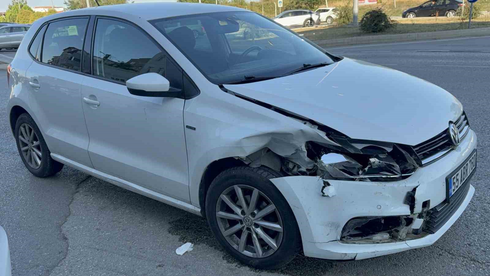 15 yaşındaki sürücü kazada yaralandı