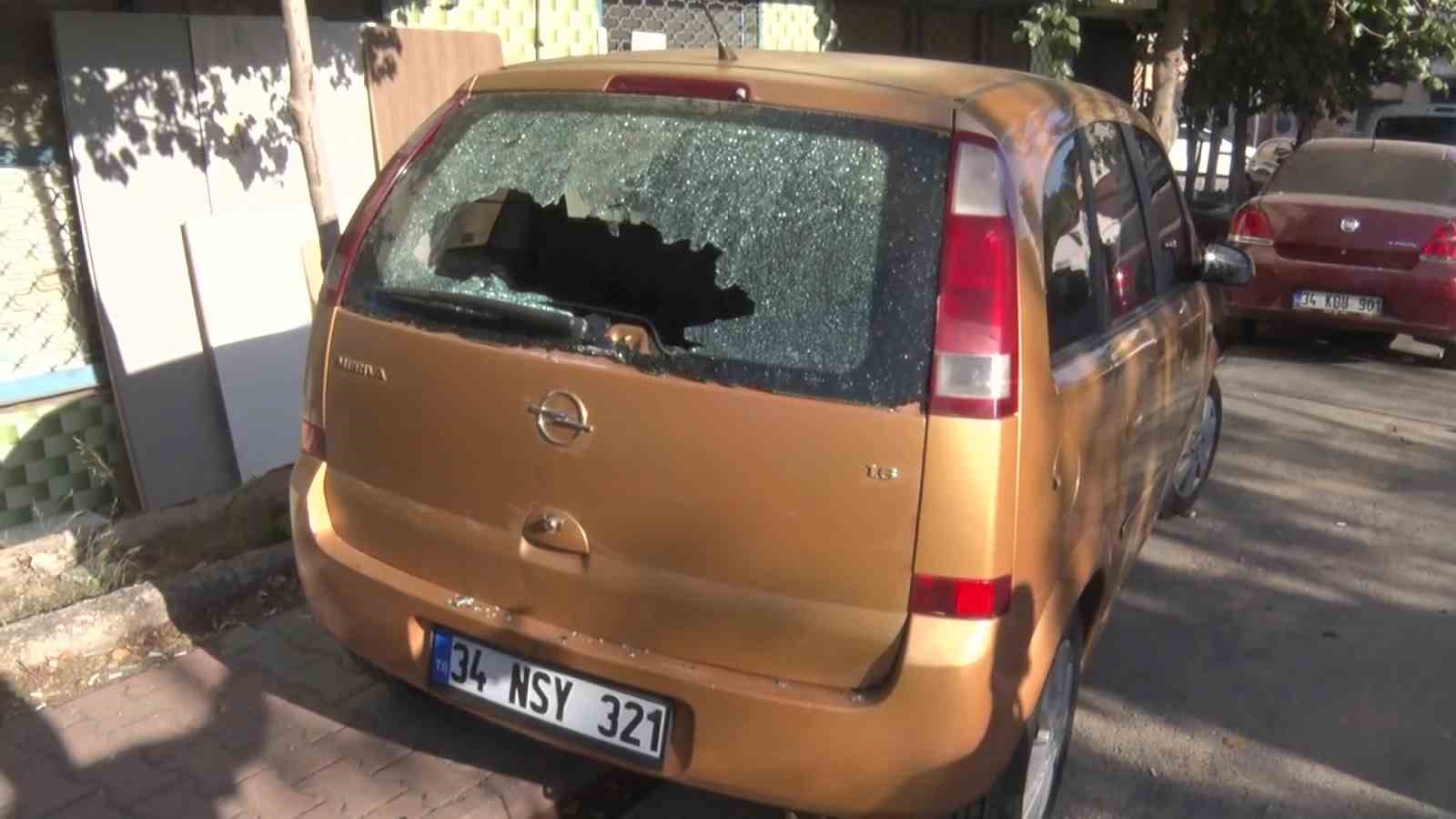 &Uuml;mraniye&rsquo;de inşaat alanında patlama: Evler ve arabalar hasar g&ouml;rd&uuml;

