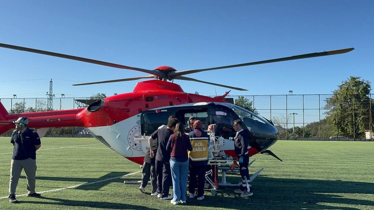 Ambulans helikopter yenidoğan bebek için havalandı