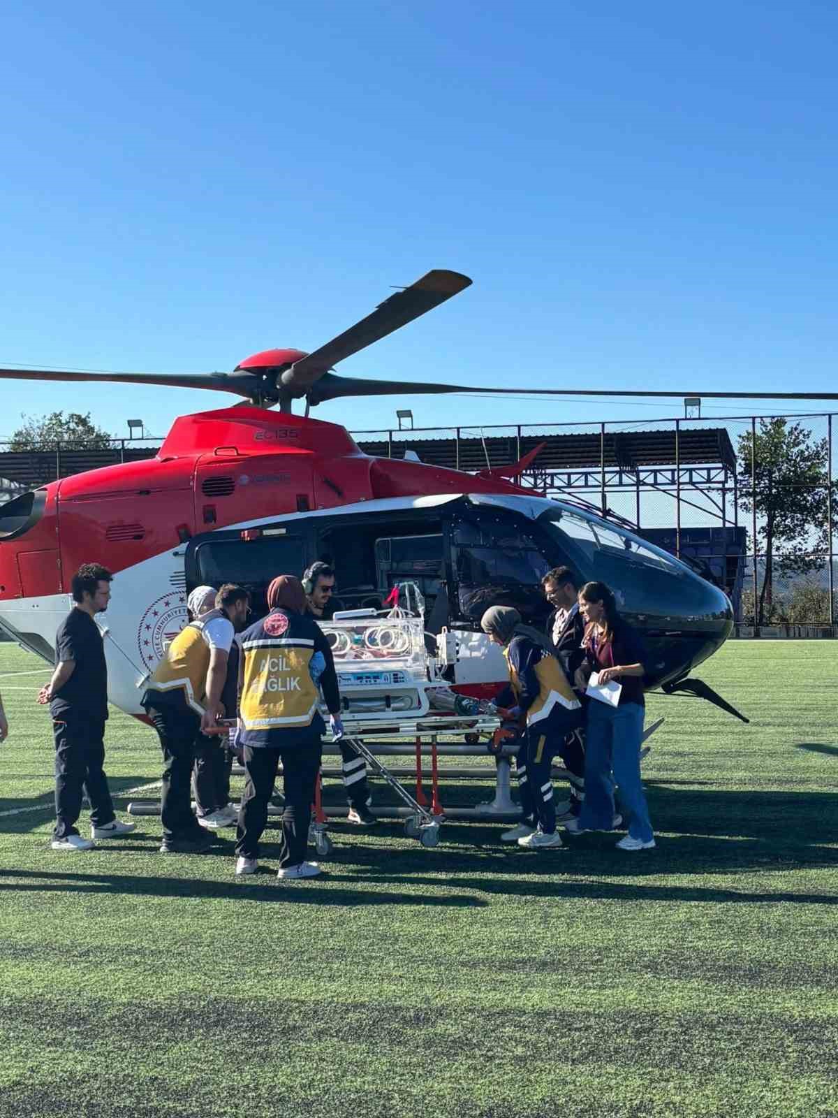 Ambulans helikopter yenidoğan bebek i&ccedil;in havalandı
