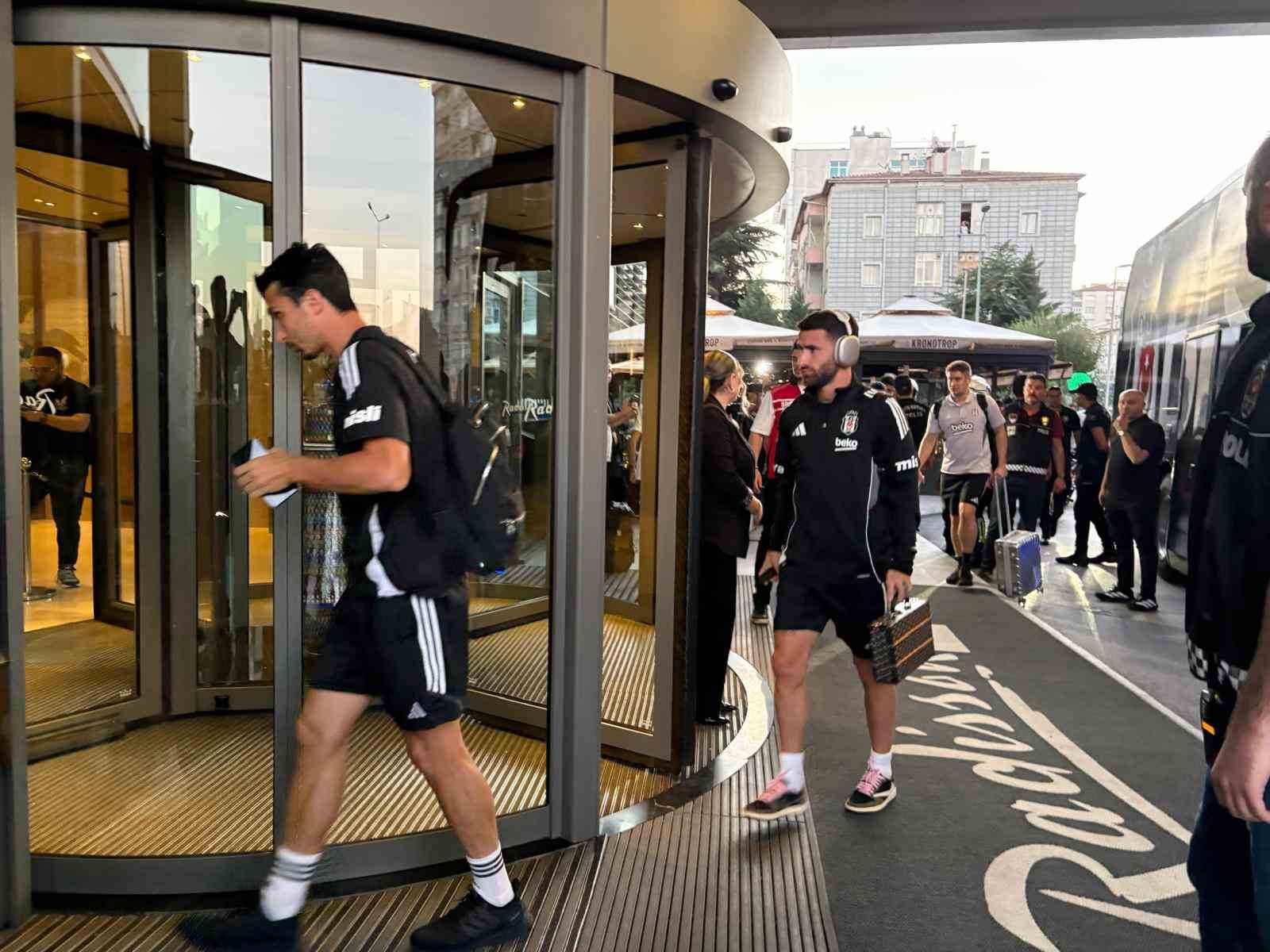 Beşiktaş kafilesi Kayseri’de