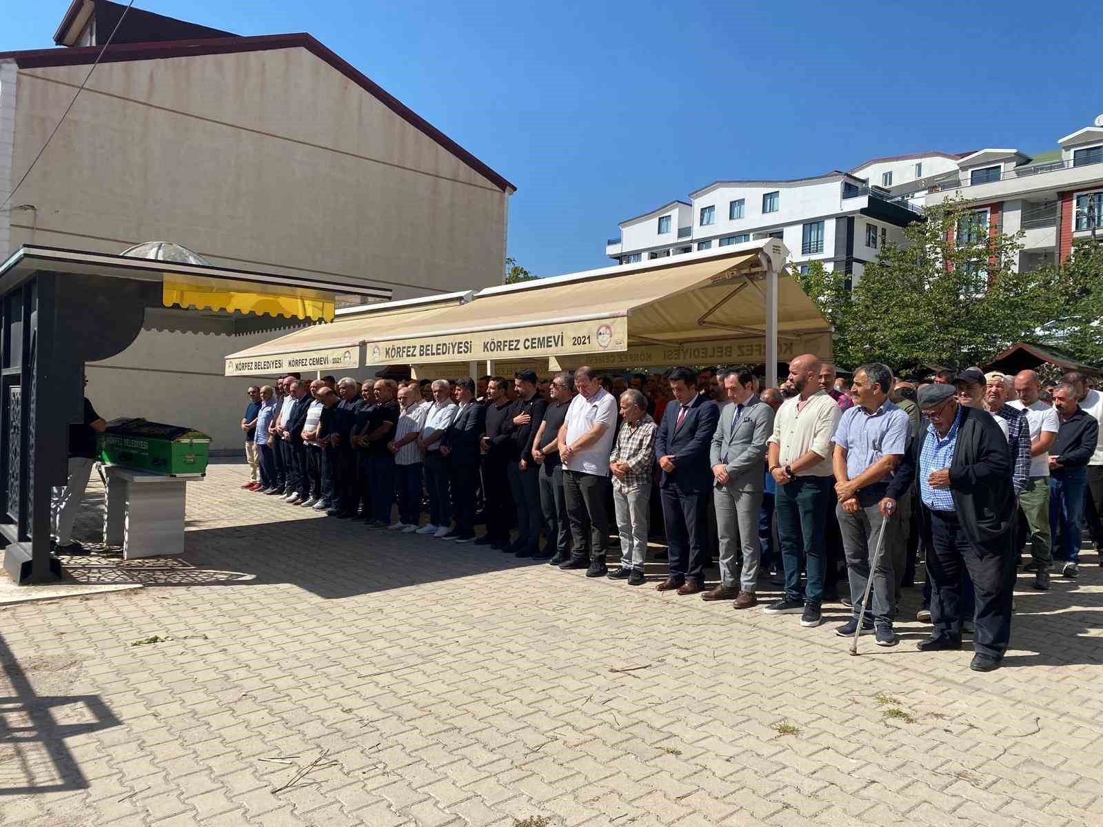 Trafik kazasında hayatını kaybeden 78 yaşındaki kadın son yolculuğuna uğurlandı