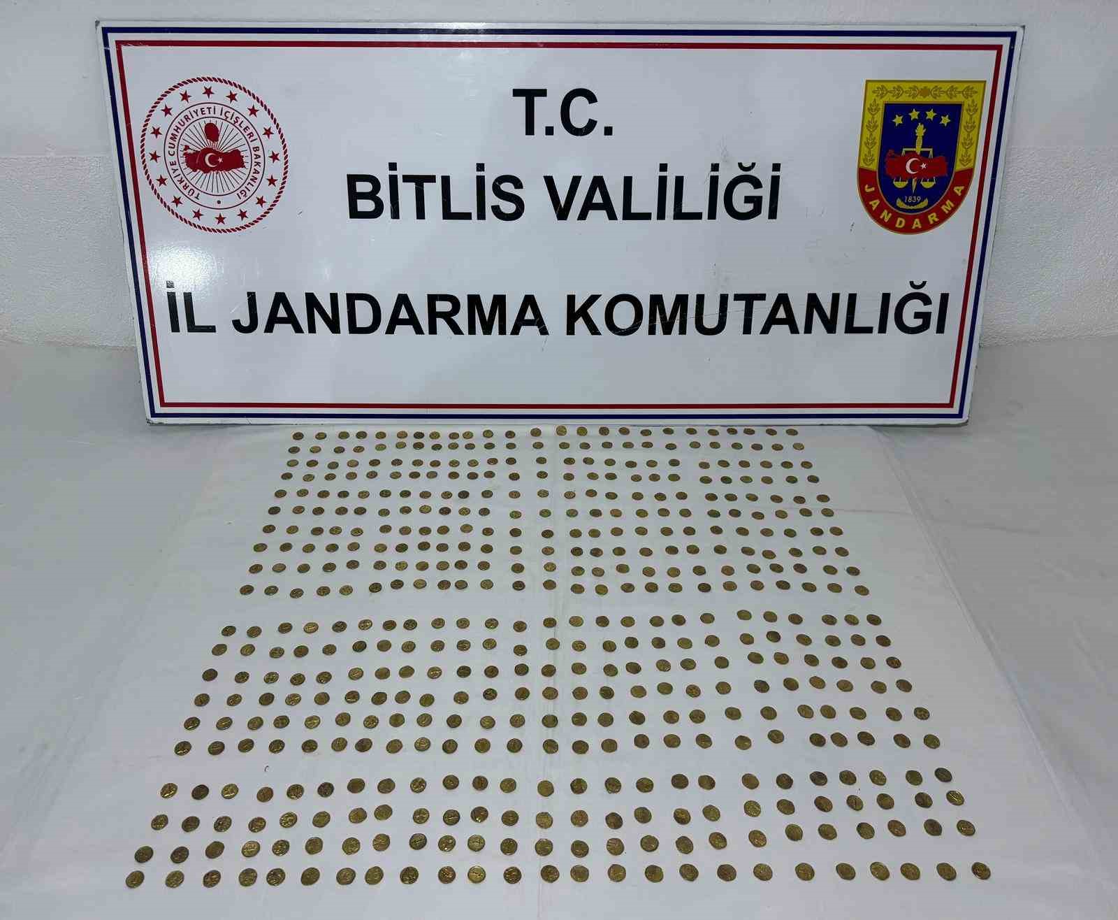 Bitlis’te Roma dönemine ait 500 adet sikke ele geçirildi