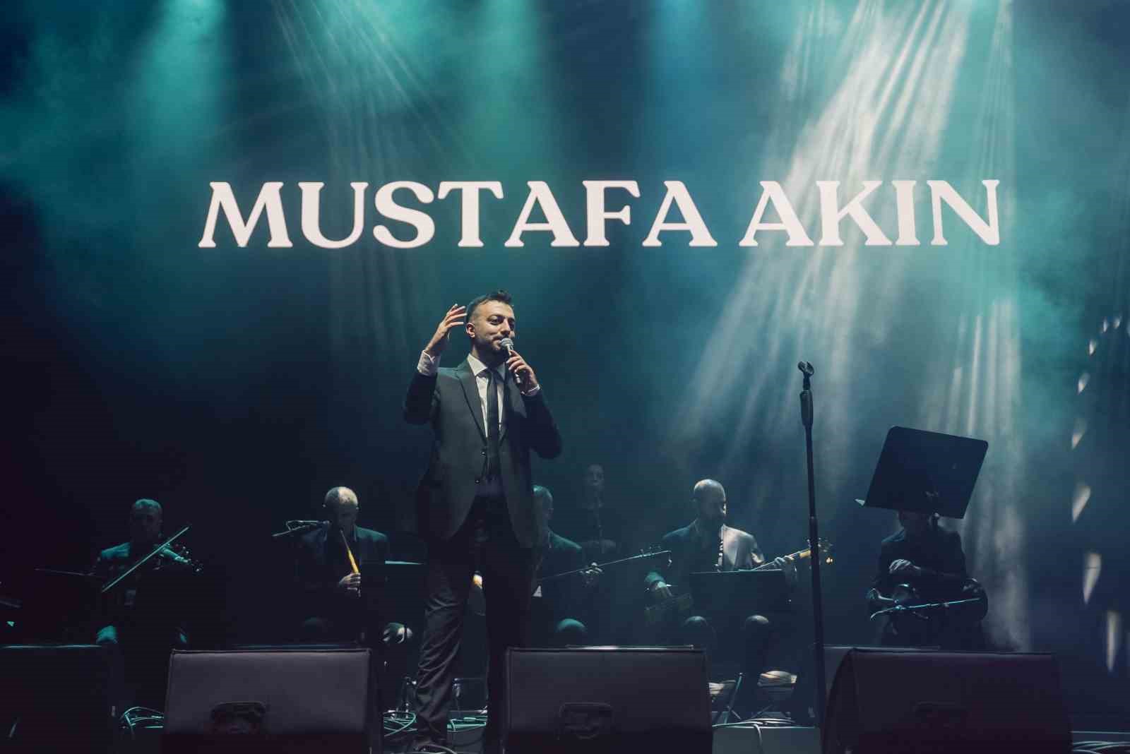 Bitlis&rsquo;teki "Bir Anadolu Şenliği" t&uuml;rk&uuml;lerle başladı
