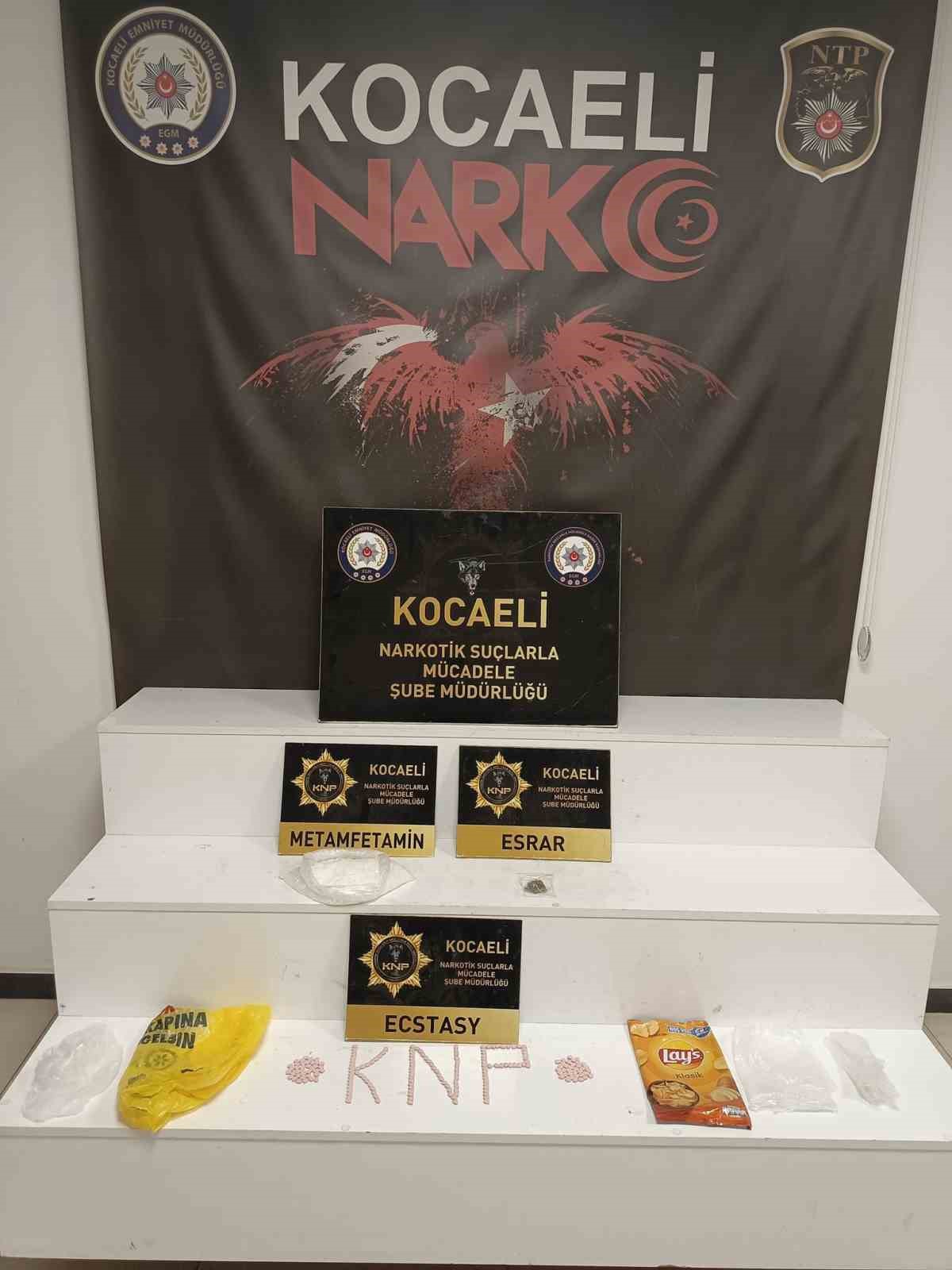 Narkotik ekiplerinden operasyon: 500 gram metamfetamin ele geçirildi